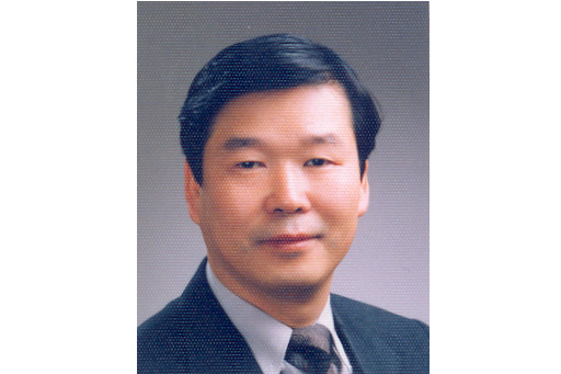 김기련  (명예교수)