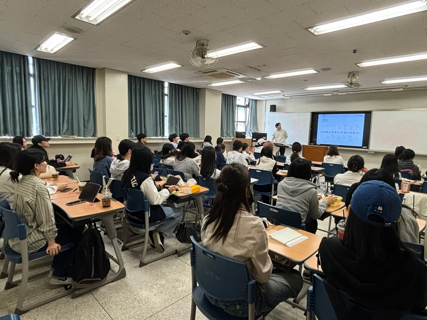 2024학년도 1학기 화장품학과 맞춤형 진로특강 게시글의 1 번째 이미지