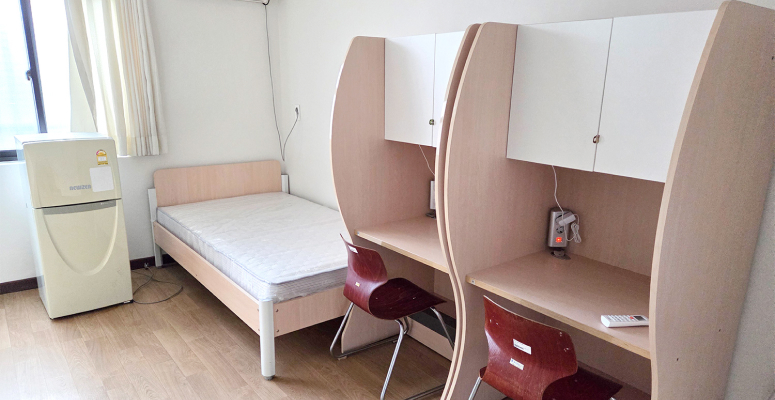 학생실 책상 이미지