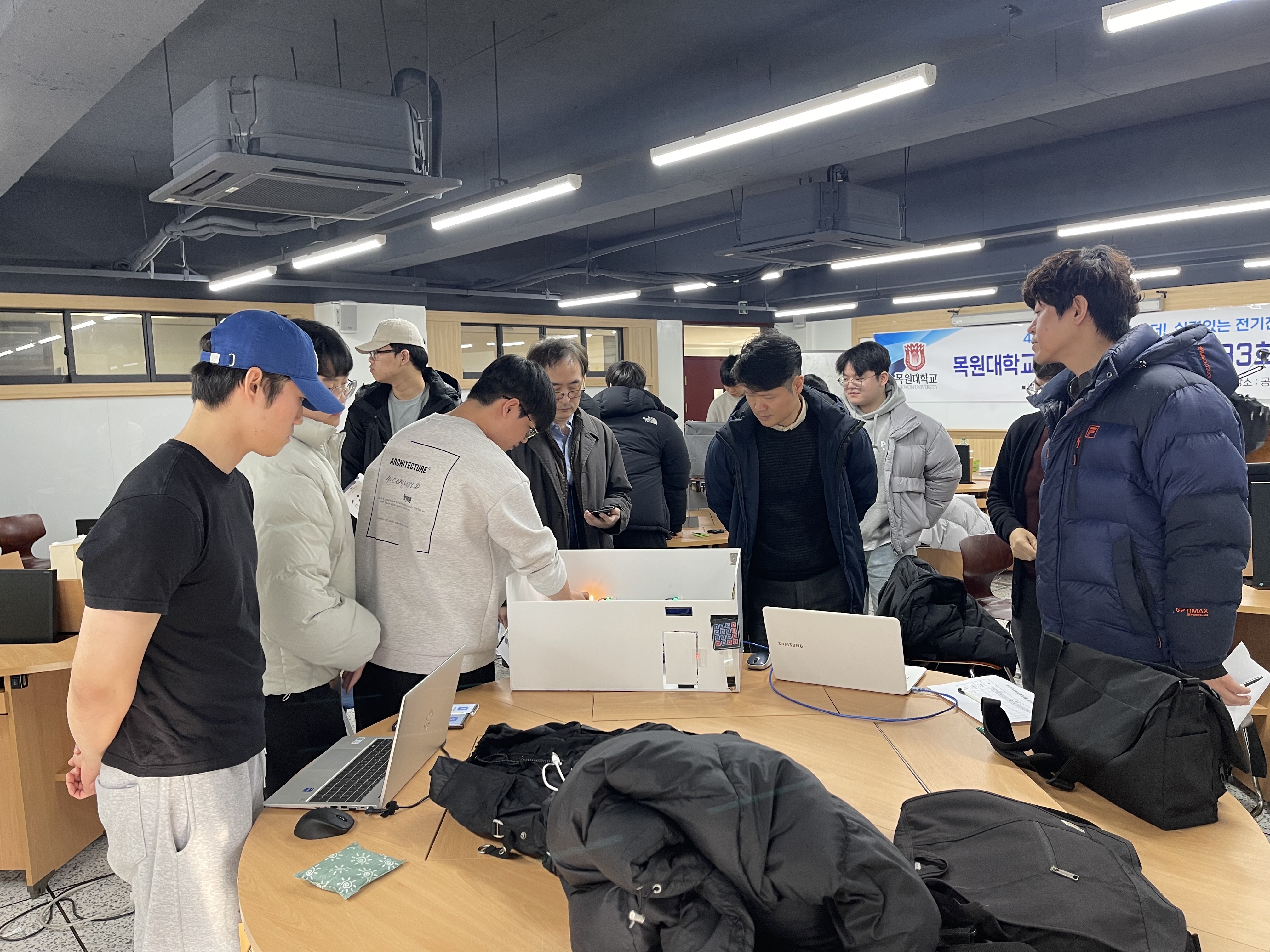 전기전자공학과 제33회 졸업작품전시회 개최 게시글의 2 번째 이미지