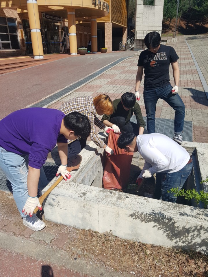 2018학년도 1학기 봉사활동 사진 게시글의 5 번째 이미지