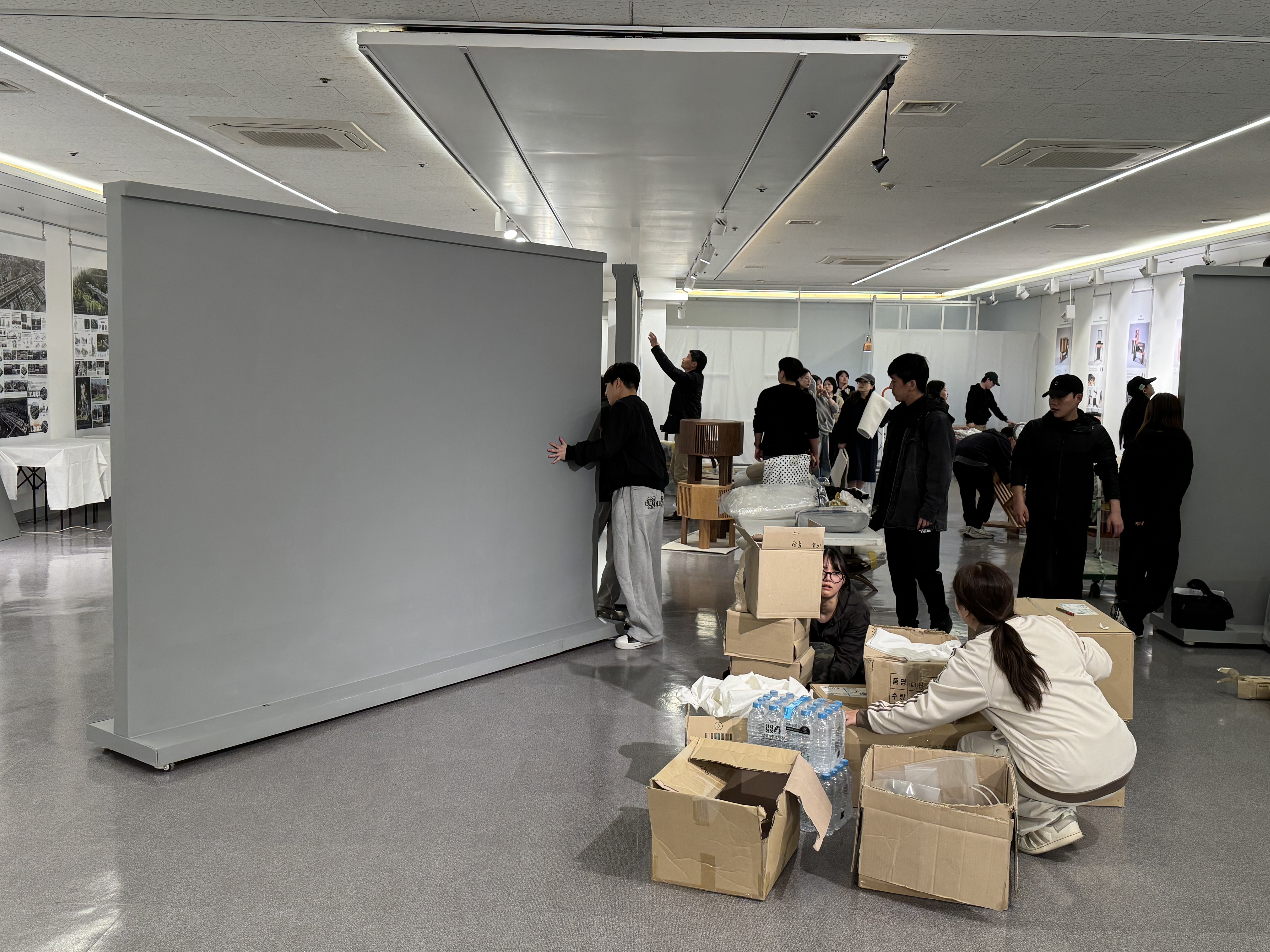 2025학년도 제45회 산업디자인학과 졸업작품전시회 게시글의 1 번째 이미지