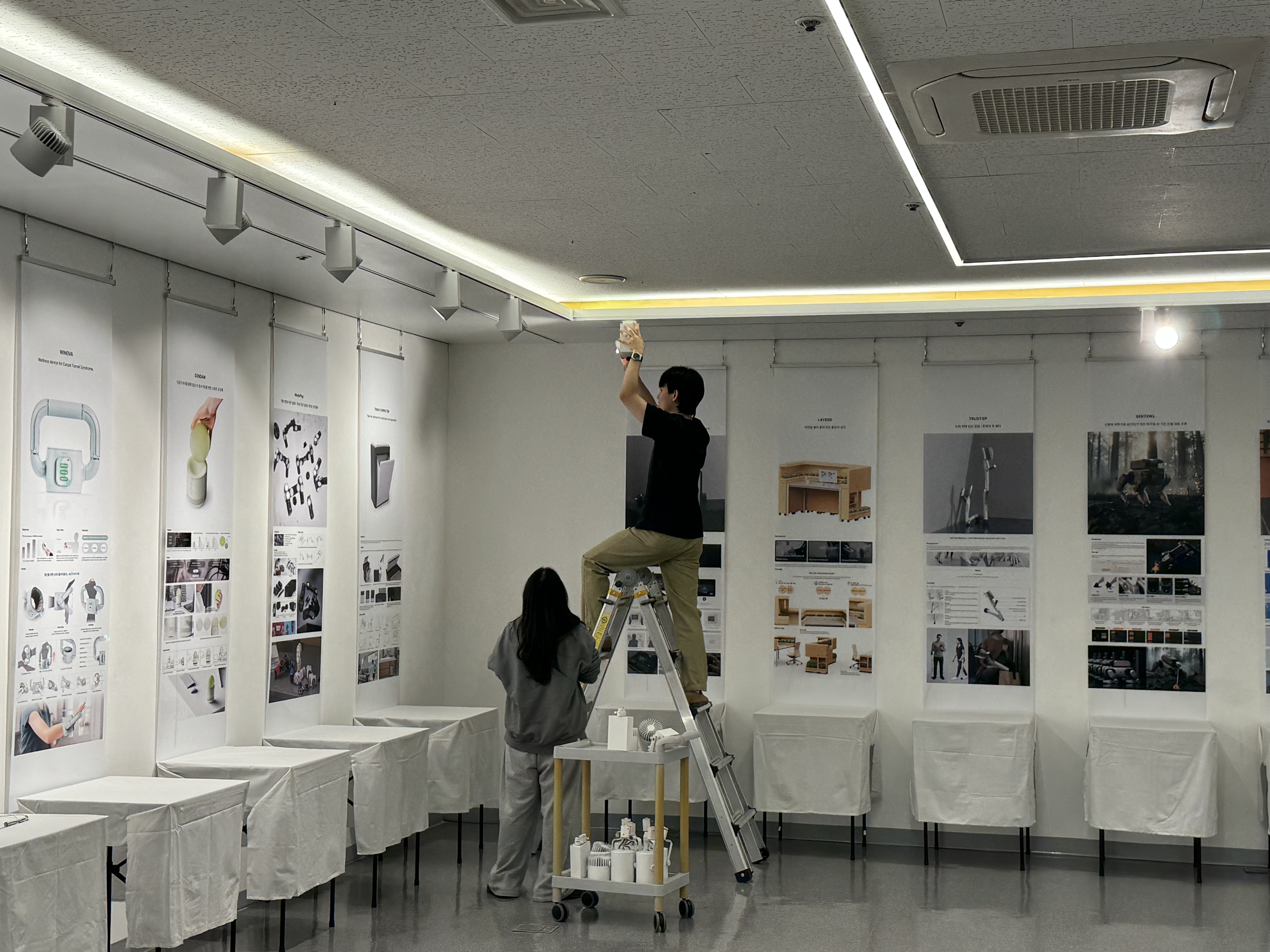 2025학년도 제45회 산업디자인학과 졸업작품전시회 게시글의 2 번째 이미지