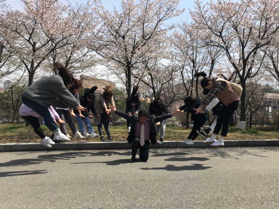 2학년 국어교과교육론, '벚꽃 속에서 교육을 맛보다' 게시글의 1 번째 이미지