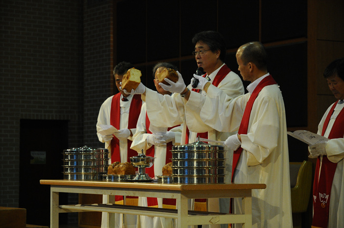 2013-2학기 개강채플(성찬식) 게시글의 1 번째 이미지