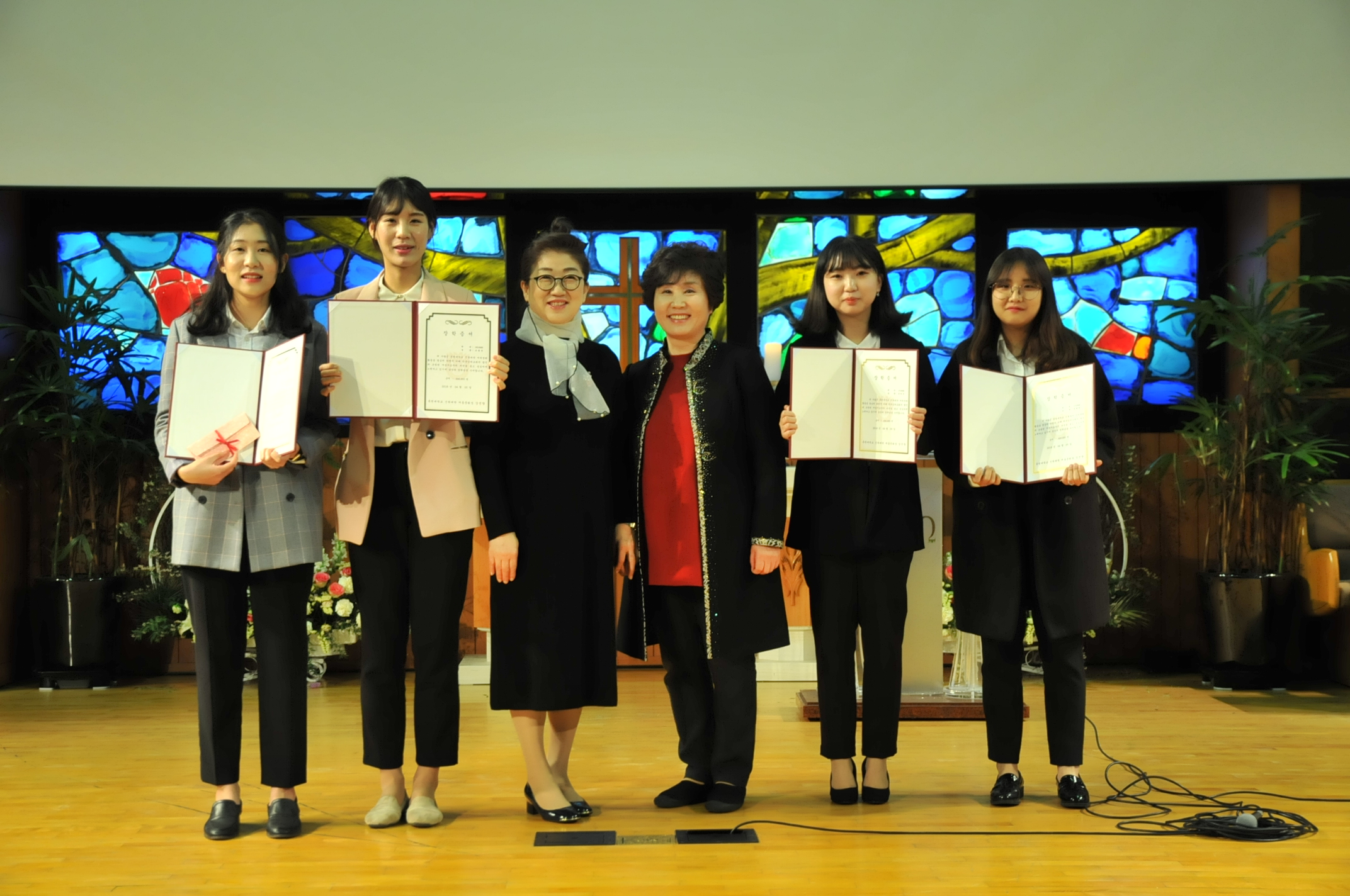 2018-1 여동문회 장학금 전달식 및 감사예배 게시글의 1 번째 이미지